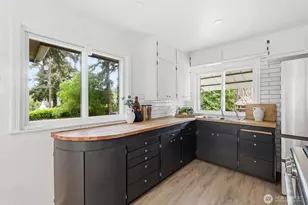 1027 S 124th St, Seattle, WA 98168 - Photo 13