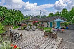 10425 E Riverside Dr, Bothell, WA 98011 - Photo 35