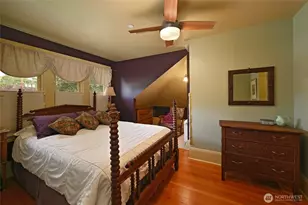 10425 E Riverside Dr, Bothell, WA 98011 - Photo 31