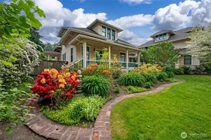10425 E Riverside Dr, Bothell, WA 98011 - Photo 3