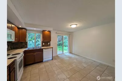 18249 24th Avenue NE, Shoreline, WA 98155 - Photo 5