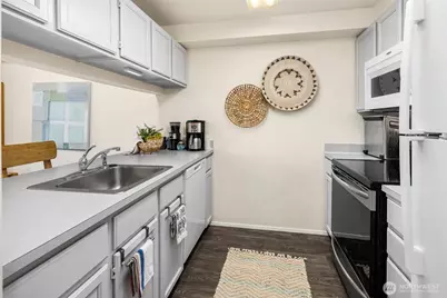 15721 44th Avenue W #B3, Lynnwood, WA 98087 - Photo 11
