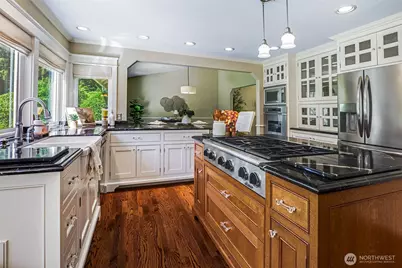 14225 248th Place SE, Issaquah, WA 98027 - Photo 9