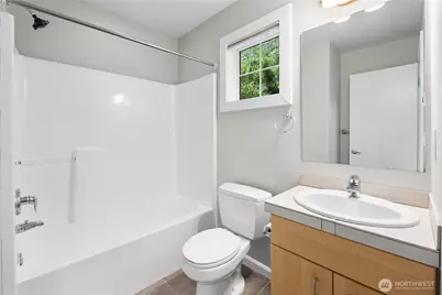 129 A 26th Avenue E, Seattle, WA 98112 - Photo 21