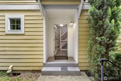 129 A 26th Avenue E, Seattle, WA 98112 - Photo 25