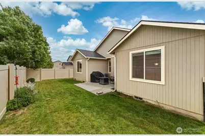 1338 SW Virginia Street, College Place, WA 99324 - Photo 27