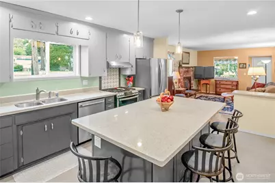 10704 Broadway Avenue S, Tacoma, WA 98444 - Photo 11