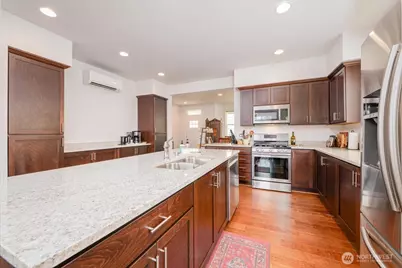 6910 31st Avenue SW, Seattle, WA 98126 - Photo 9