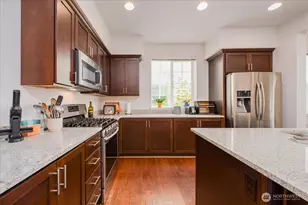 6910 31st Ave SW, Seattle, WA 98126 - Photo 7
