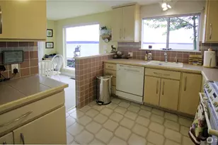 12637 Shorewood Dr SW, Burien, WA 98146 - Photo 3