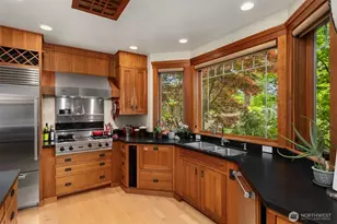 15390 Broom St NE, Bainbridge Island, WA 98110 - Photo 11