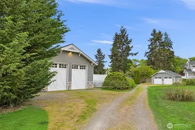 15390 Broom Street NE, Bainbridge Island, WA 98110 - Photo 29