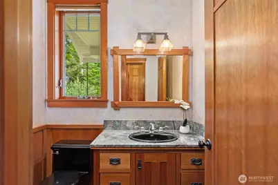 15390 Broom Street NE, Bainbridge Island, WA 98110 - Photo 17