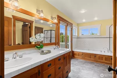 15390 Broom Street NE, Bainbridge Island, WA 98110 - Photo 23