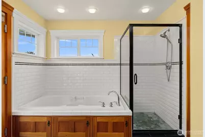 15390 Broom Street NE, Bainbridge Island, WA 98110 - Photo 25
