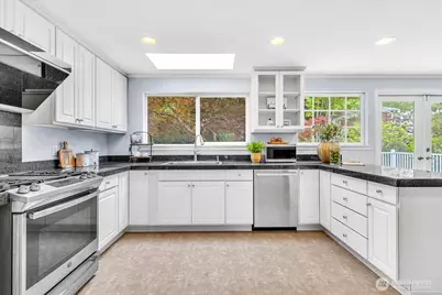 3417 77th Avenue SE, Mercer Island, WA 98040 - Photo 9
