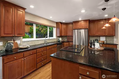 1333 98th Avenue NE, Clyde Hill, WA 98004 - Photo 15