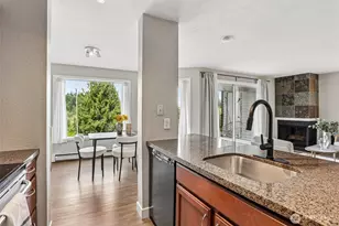 430 Bellevue Way SE, Bellevue, WA 98004 - Photo 11