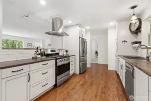 11019 NE 140th St, Kirkland, WA 98034 - Photo 15
