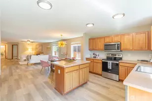 242 Riggs Dr E, Enumclaw, WA 98022 - Photo 15