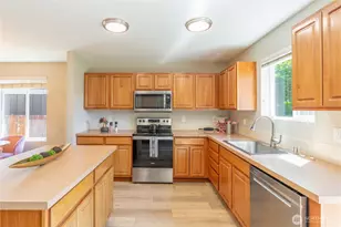 242 Riggs Dr E, Enumclaw, WA 98022 - Photo 13