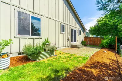 242 Riggs Drive E, Enumclaw, WA 98022 - Photo 33