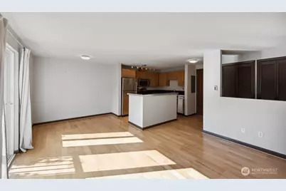 3661 Phinney Ave N #204, Seattle, WA 98103 - Photo 3
