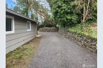 1610 E 31st Street, Bremerton, WA 98310 - Photo 17