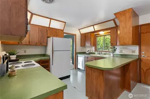909 10th St, Bellingham, WA 98225 - Photo 13