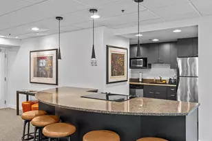 121 Vine St, Seattle, WA 98121 - Photo 25