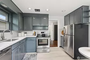 6321 18th Ave NE, Seattle, WA 98115 - Photo 11