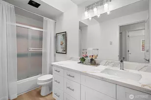 8803 15th Ave NE, Seattle, WA 98115 - Photo 9