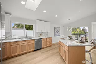 8803 15th Ave NE, Seattle, WA 98115 - Photo 5