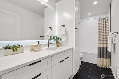 3420 15th Avenue W #307, Seattle, WA 98119 - Photo 11