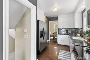 1020 NE 100th St, Seattle, WA 98125 - Photo 13