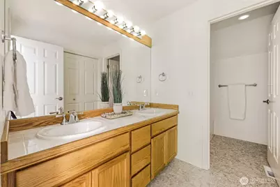 5570 176th Place SE, Bellevue, WA 98006 - Photo 31