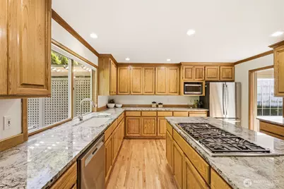 5570 176th Place SE, Bellevue, WA 98006 - Photo 17