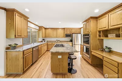 5570 176th Place SE, Bellevue, WA 98006 - Photo 15