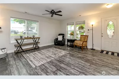 9907 195th Avenue E, Bonney Lake, WA 98391 - Photo 3