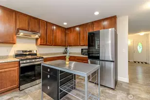 9907 195th Ave E, Bonney Lake, WA 98391 - Photo 7