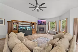 20303 Gardner Ct, Burlington, WA 98233 - Photo 5