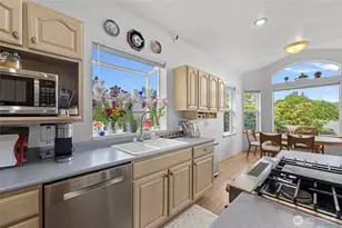 20303 Gardner Ct, Burlington, WA 98233 - Photo 15