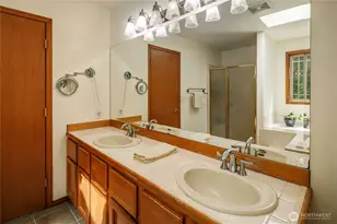 825 204th Dr SE, Snohomish, WA 98290 - Photo 17