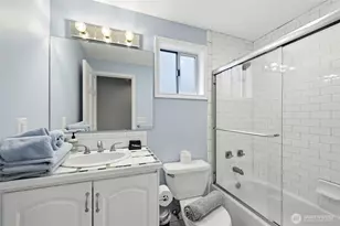 2107 N 63rd St, Seattle, WA 98103 - Photo 9