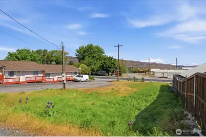 300 E Grand Coulee Avenue, Grand Coulee, WA 99133 - Photo 3