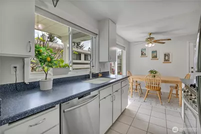 131 S 324th Place, Federal Way, WA 98003 - Photo 3