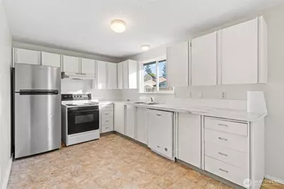 908 139th St E, Tacoma, WA 98445 - Photo 5