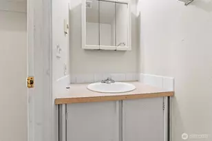 908 139th St E, Tacoma, WA 98445 - Photo 11