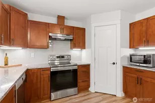 8645 Evergreen Dr NE, Olympia, WA 98506 - Photo 11