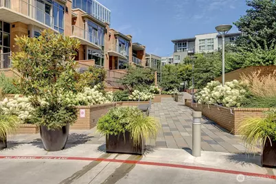 10610 NE 9th Place #400, Bellevue, WA 98004 - Photo 31